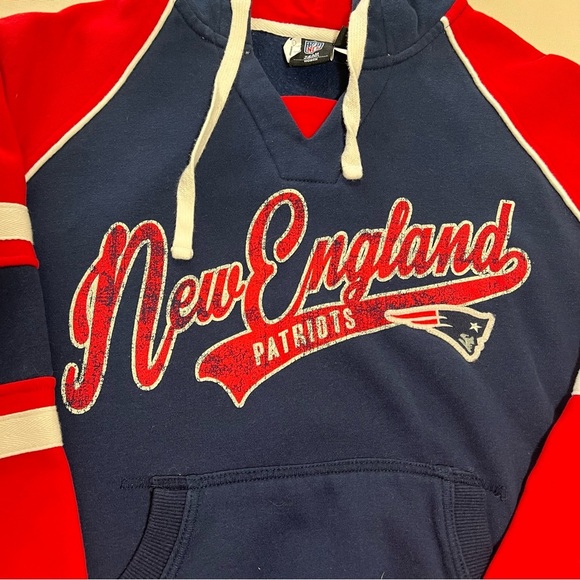 G-III Apparel NFL Throwback New England Patriots Ladies Hoodie Sweatshirt XL - Picture 14 of 15